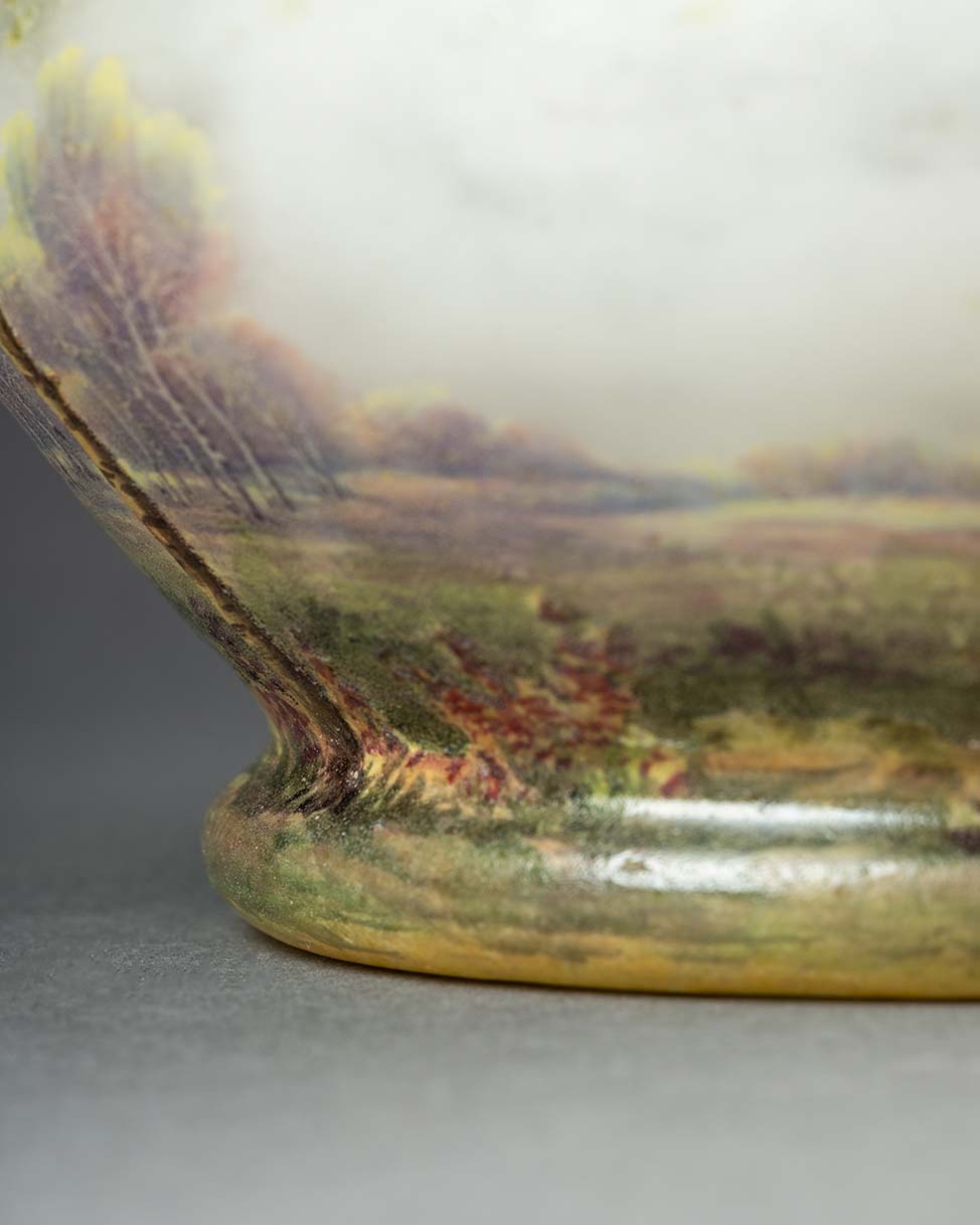 Boite à bijoux en verre givré émaillé - Circa 1900