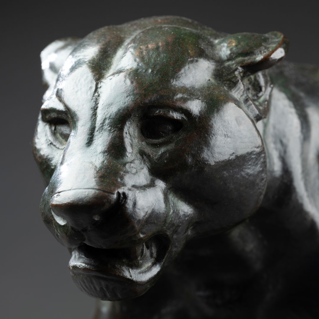 Panthère en marche - Bronze signé Barye