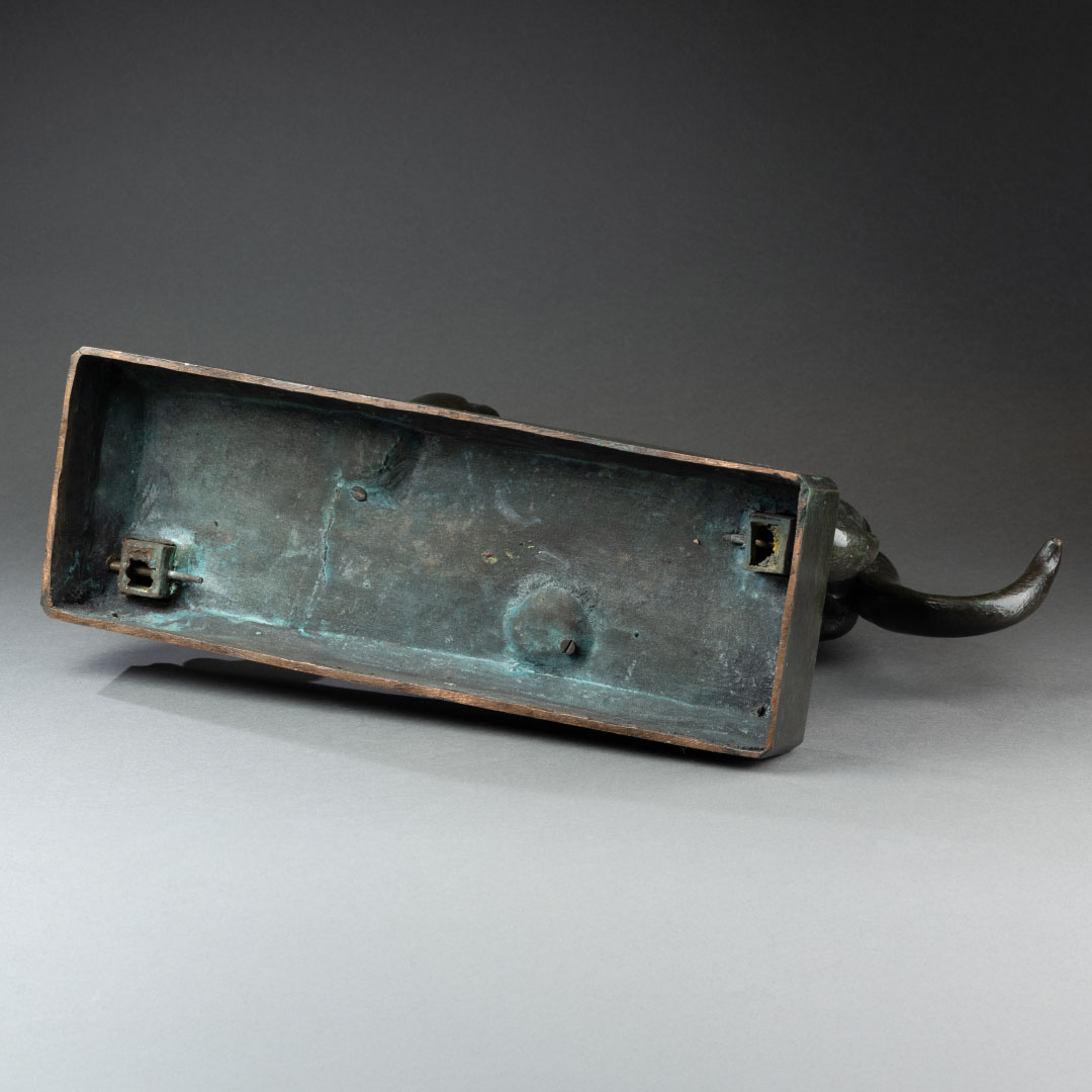 Panthère en marche - Bronze signé Barye