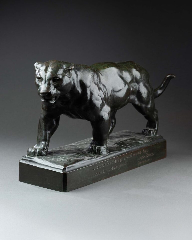 Panthère en marche - Bronze signé Barye