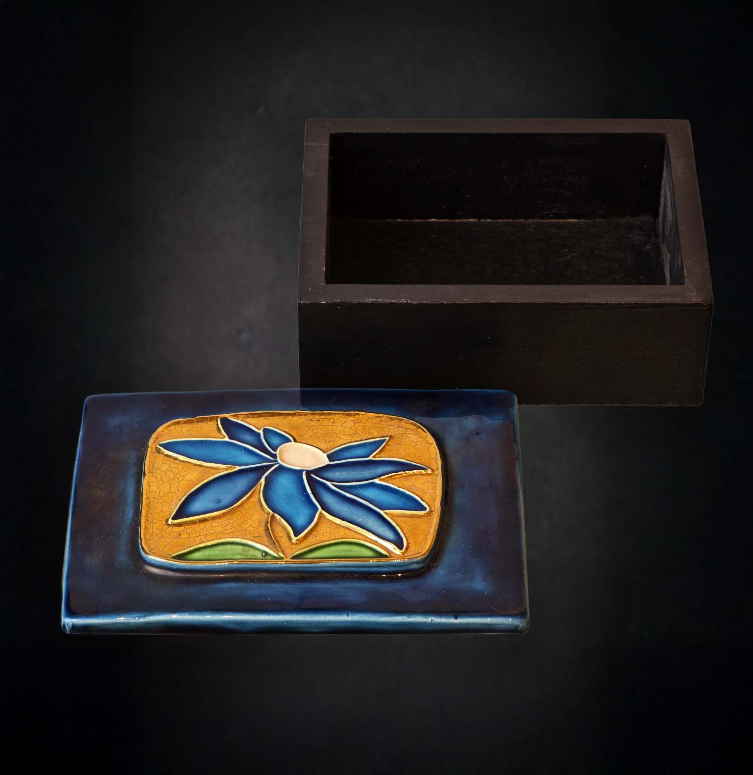 Boîte en céramique par Mithé Espelt - Décor Fleur de Tiaré