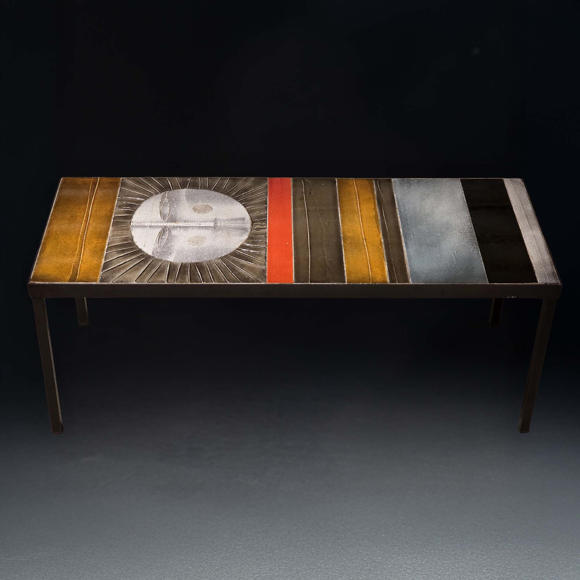 Table basse “Soleil” signée Roger Capron circa 1975