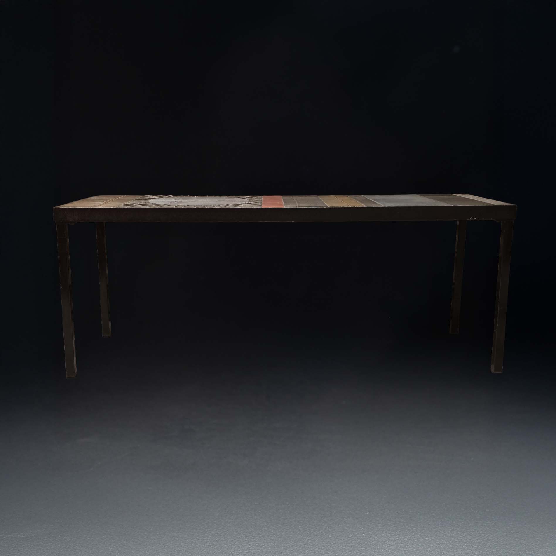 Table basse “Soleil” signée Roger Capron circa 1975